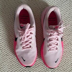 Pink Nike 7.5 sneakers
